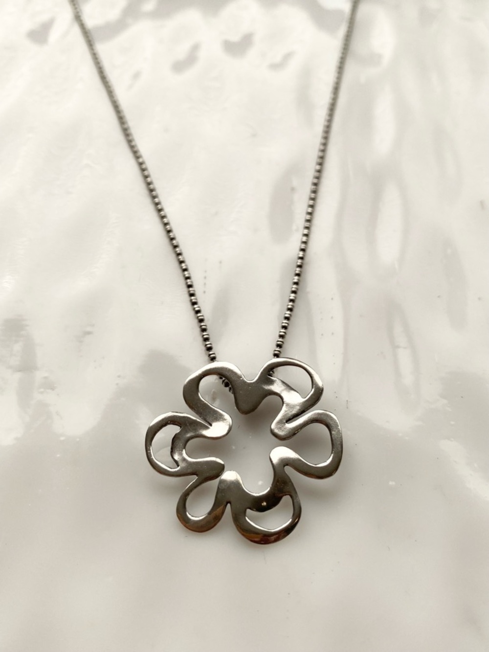 Silpada Sterling  Floral  Pendant Necklace 
N1347. 16.6 inched - Picture 2 of 8